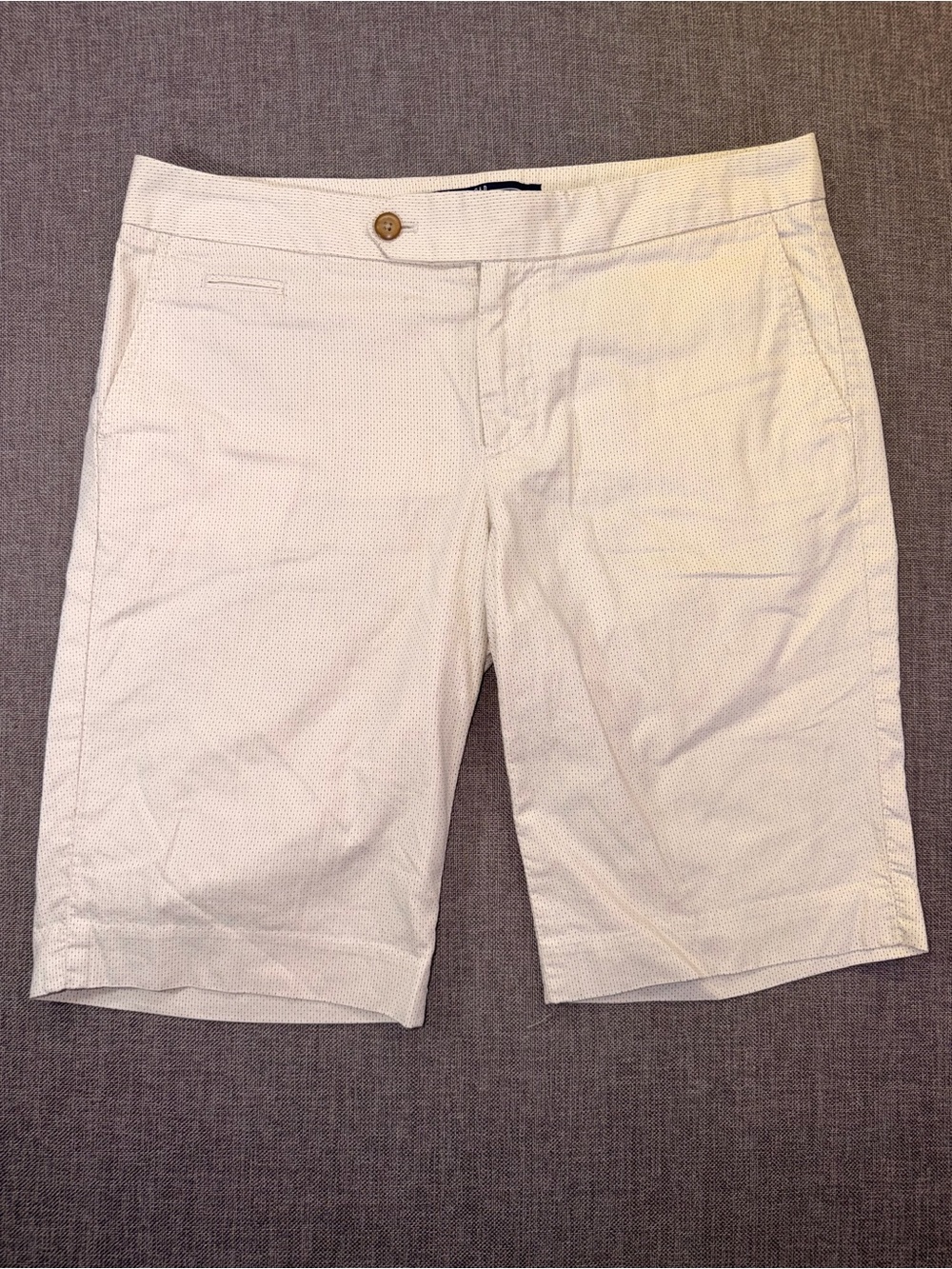 GAP Cream Women’s Bermuda Shorts Straight Size 4